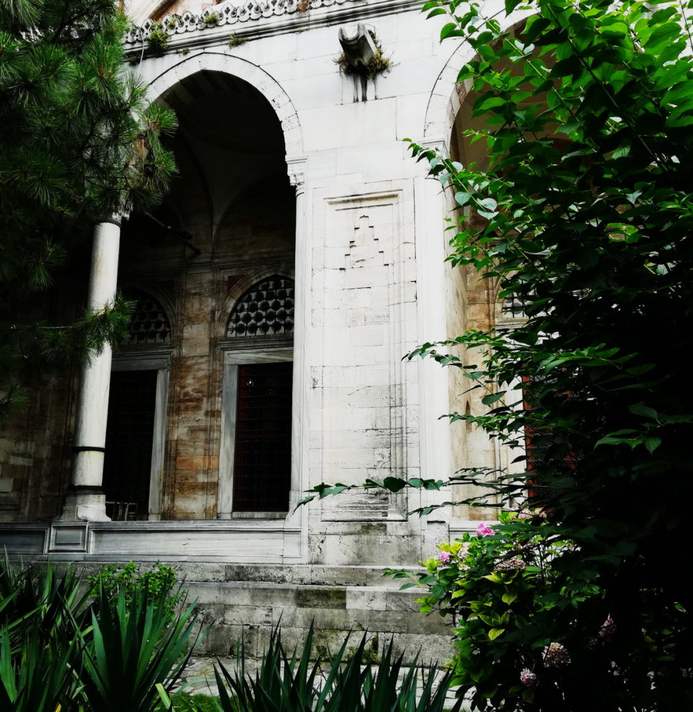 Mimar Sinan designed the Şehzade Mosque with a Garden to create an atmosphere of tranquility