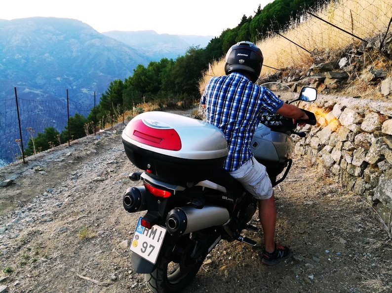 Greece to Sicily by motorcycle -Magna Grecia - the Dirt Road to Galliciano