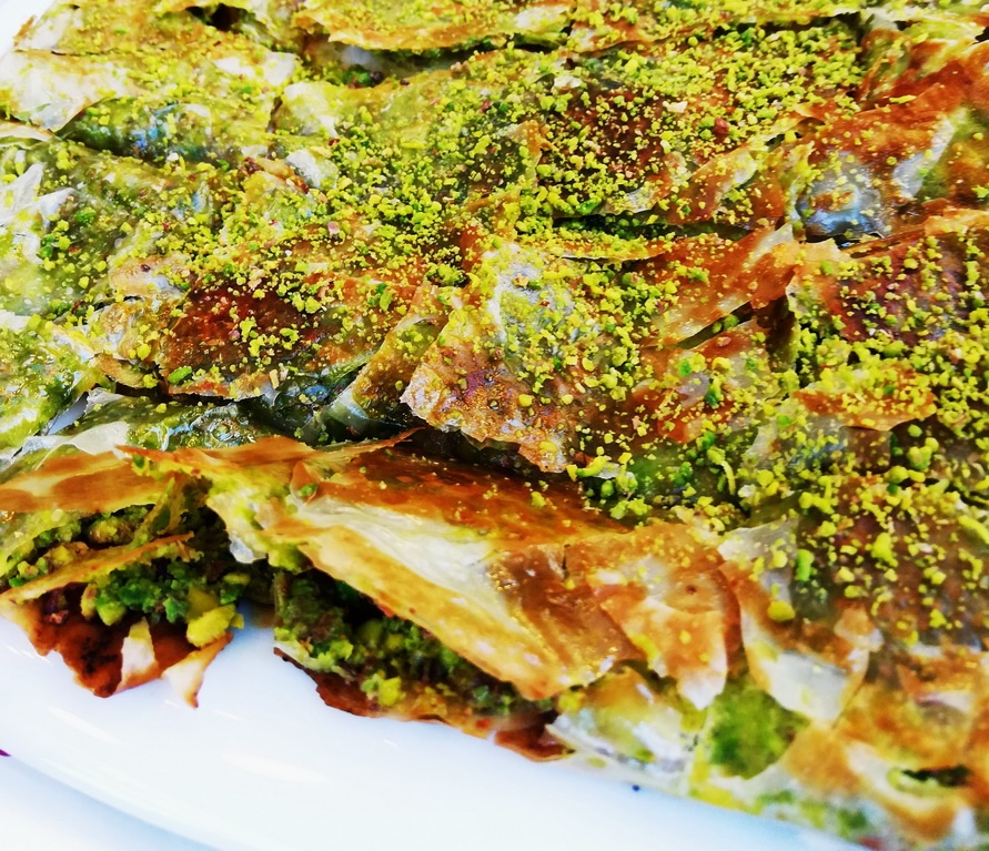 Turkish desserts:Katmer served Ganziantep style, with pistachios