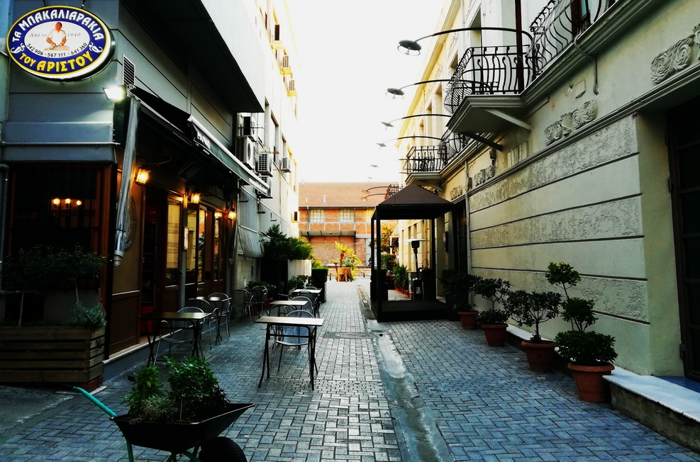 Near the Harbor, the Bakaliarakia serve Greek-style Fish and Chips