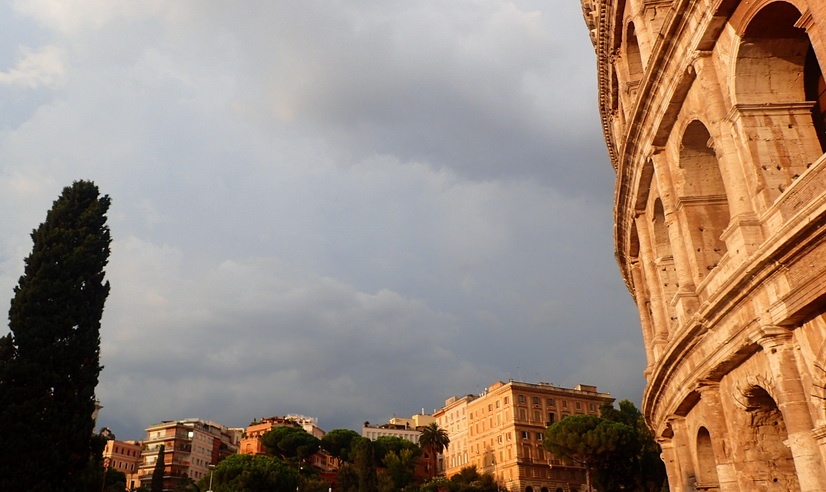 New Year's Eve in Rome - The Colosseum Aglow 