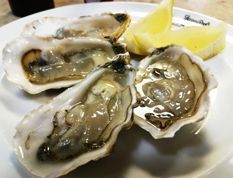 What to Eat in Three Days in Lisbon - Oysters at the Time Out Market