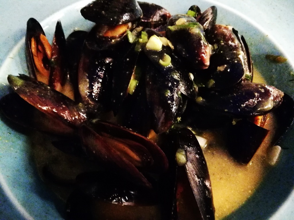 Steamed Fresh Mussels