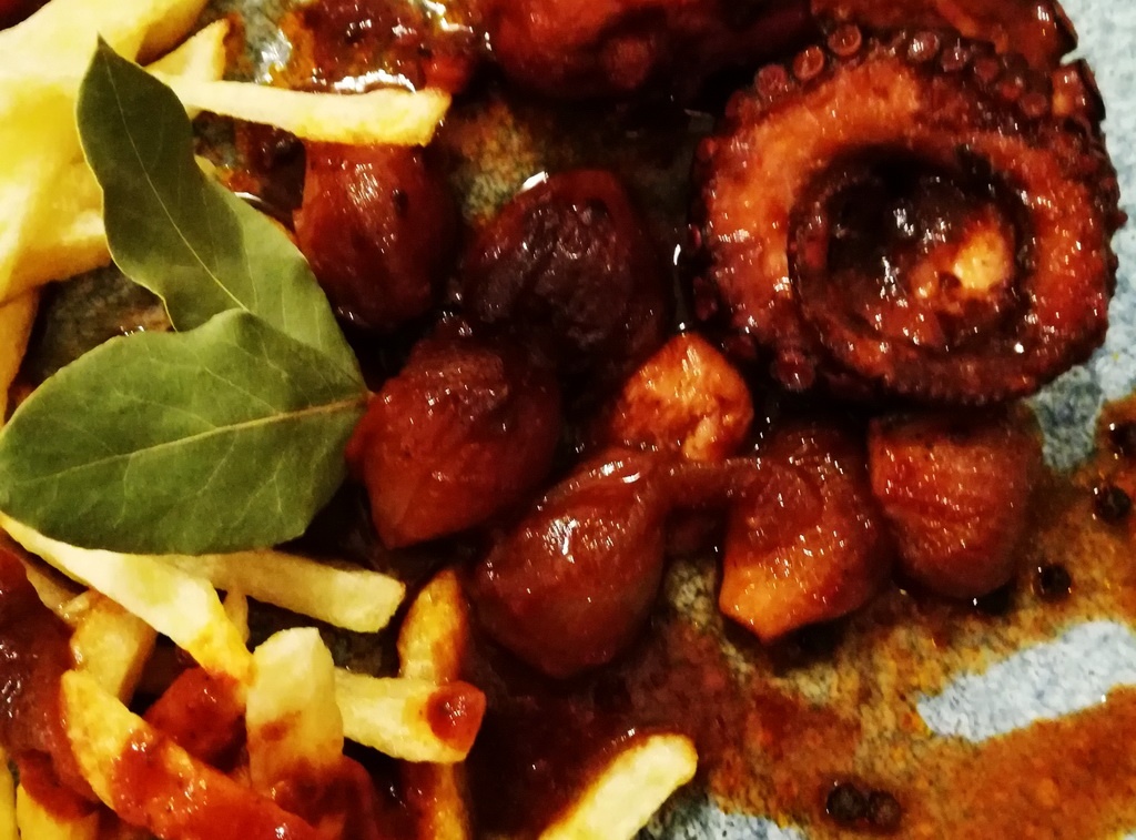 Restaurants in Tolo - Octopus stifado at Ormos