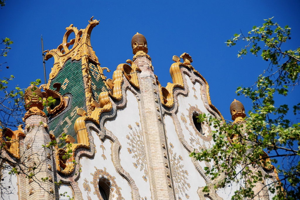 The roof of Odon Lechner's Postal Savings Bank. 1899 - 1901, complete with golden ceramic beehives