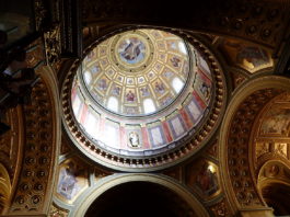Budapest in Winter - The gilded interior of St. Stephen's Basilica