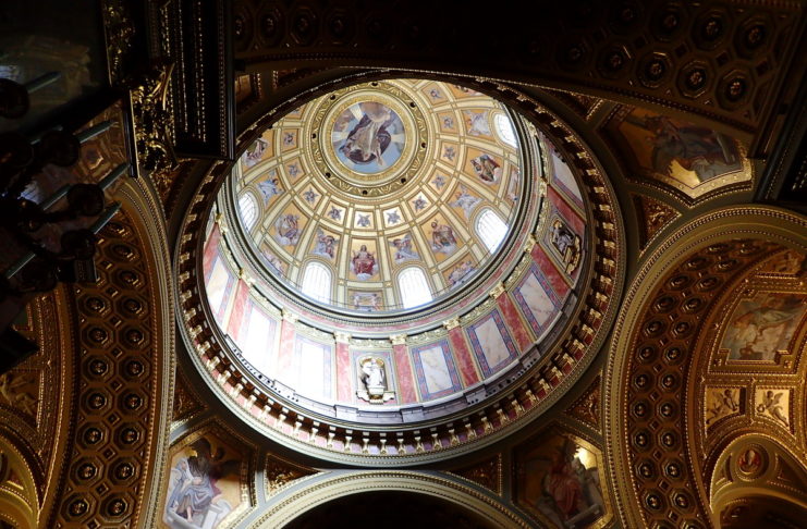 Budapest in Winter - The gilded interior of St. Stephen's Basilica