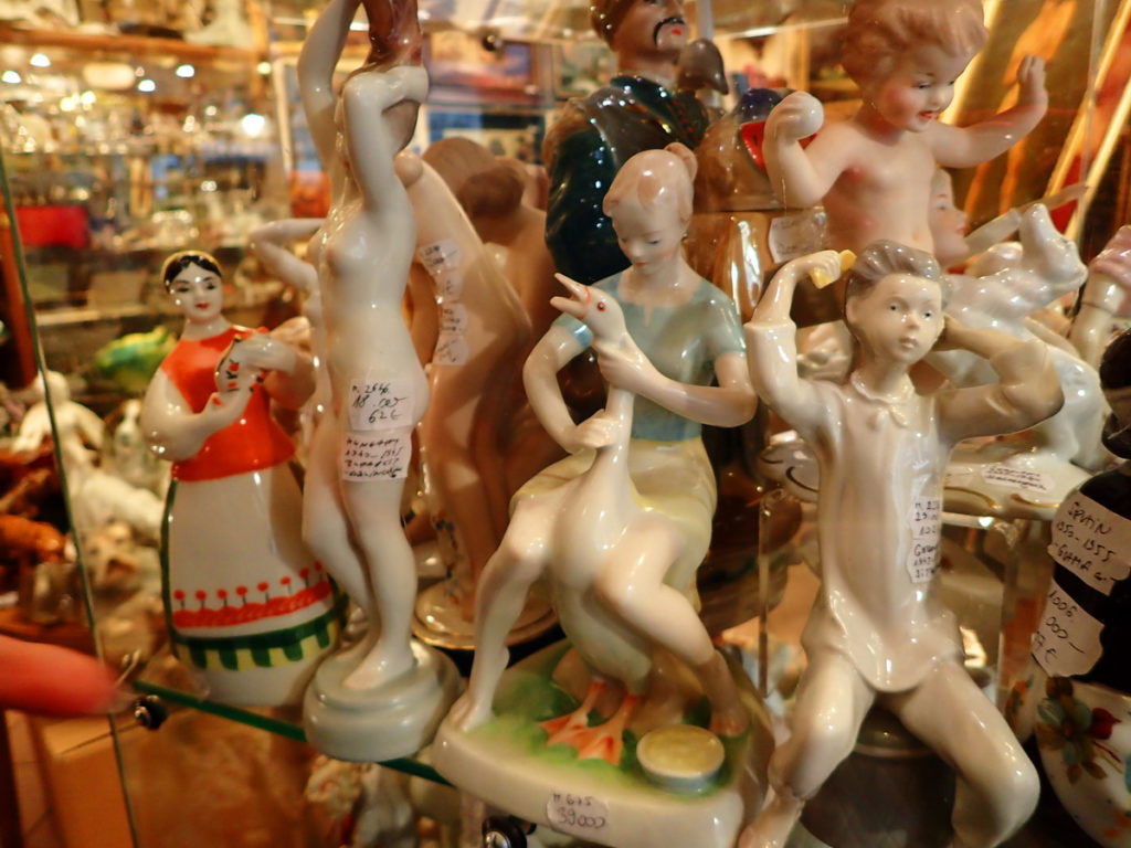 a 2 or 3 day Budapest itinerary - Collectible Herrend Porcelain Figurines in an Antique Shop, Vaci Utca 